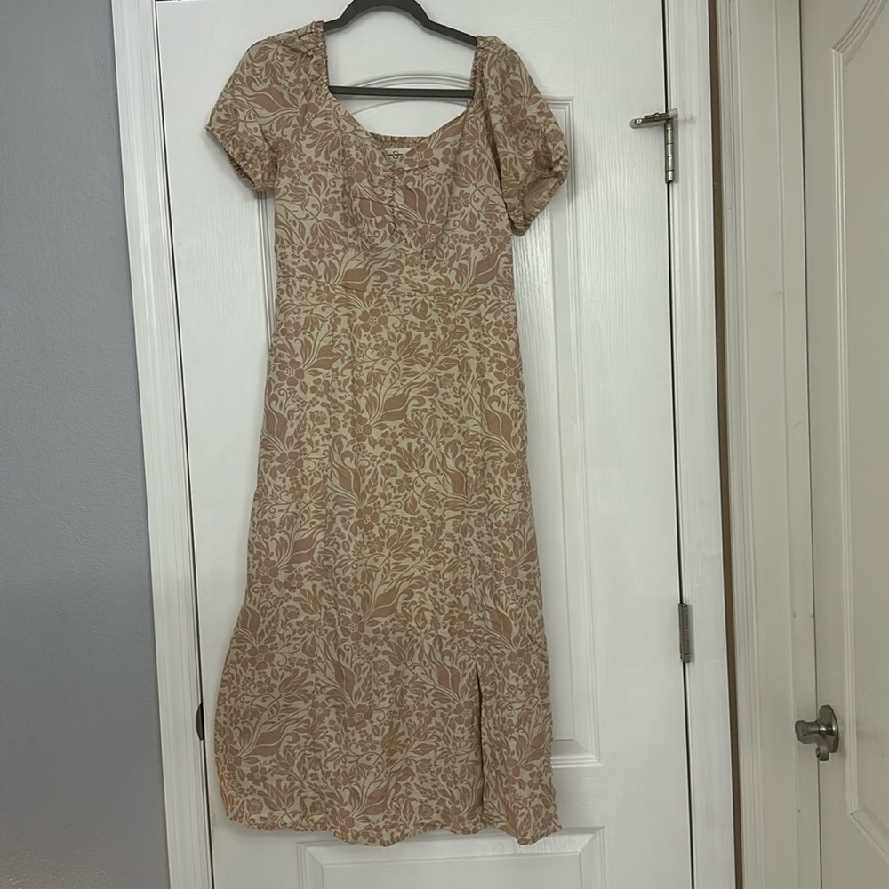 Jessica Simpson Neutral floral maxi dress